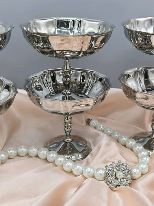 Vintage Jean Couzon Eisbecherset 6-teilig, französische Dessertschalen aus Edelstahl der 1980er Jahre, skulpturales Blütenblattdesign