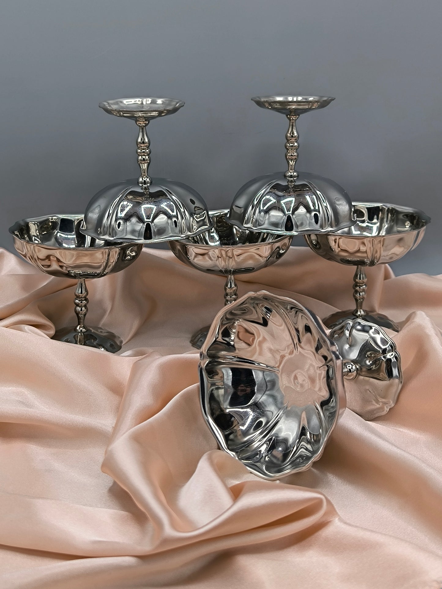 Vintage Jean Couzon Eisbecherset 6-teilig, französische Dessertschalen aus Edelstahl der 1980er Jahre, skulpturales Blütenblattdesign