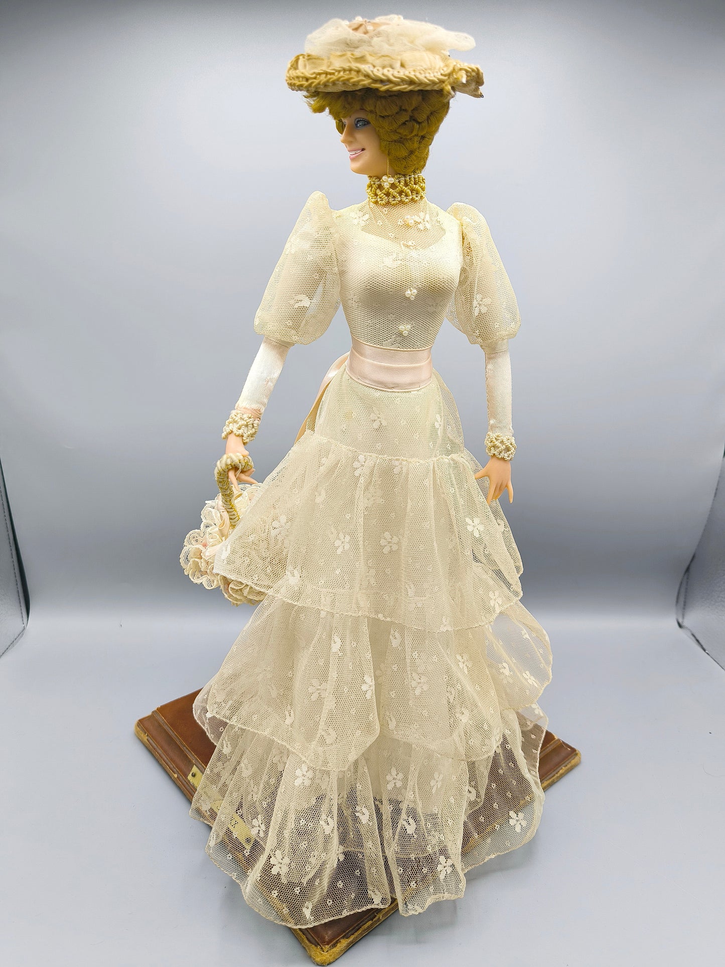 Marin Chiclana Vanessa – Siglo XX Limited Edition Doll, Historical Spanish Doll, Flamenco Collectible Figure