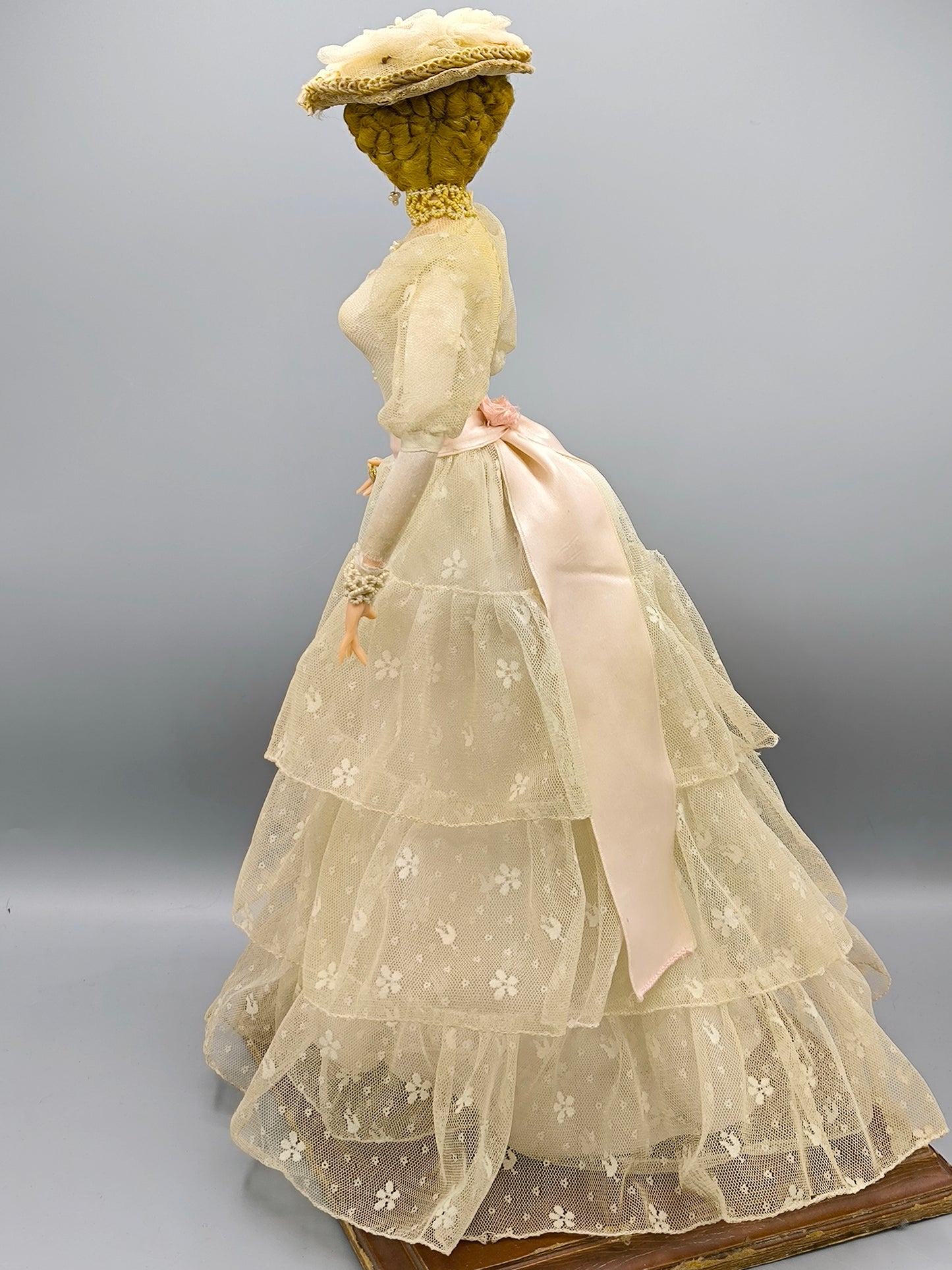 Marin Chiclana Vanessa – Siglo XX Limited Edition Doll, Historical Spanish Doll, Flamenco Collectible Figure