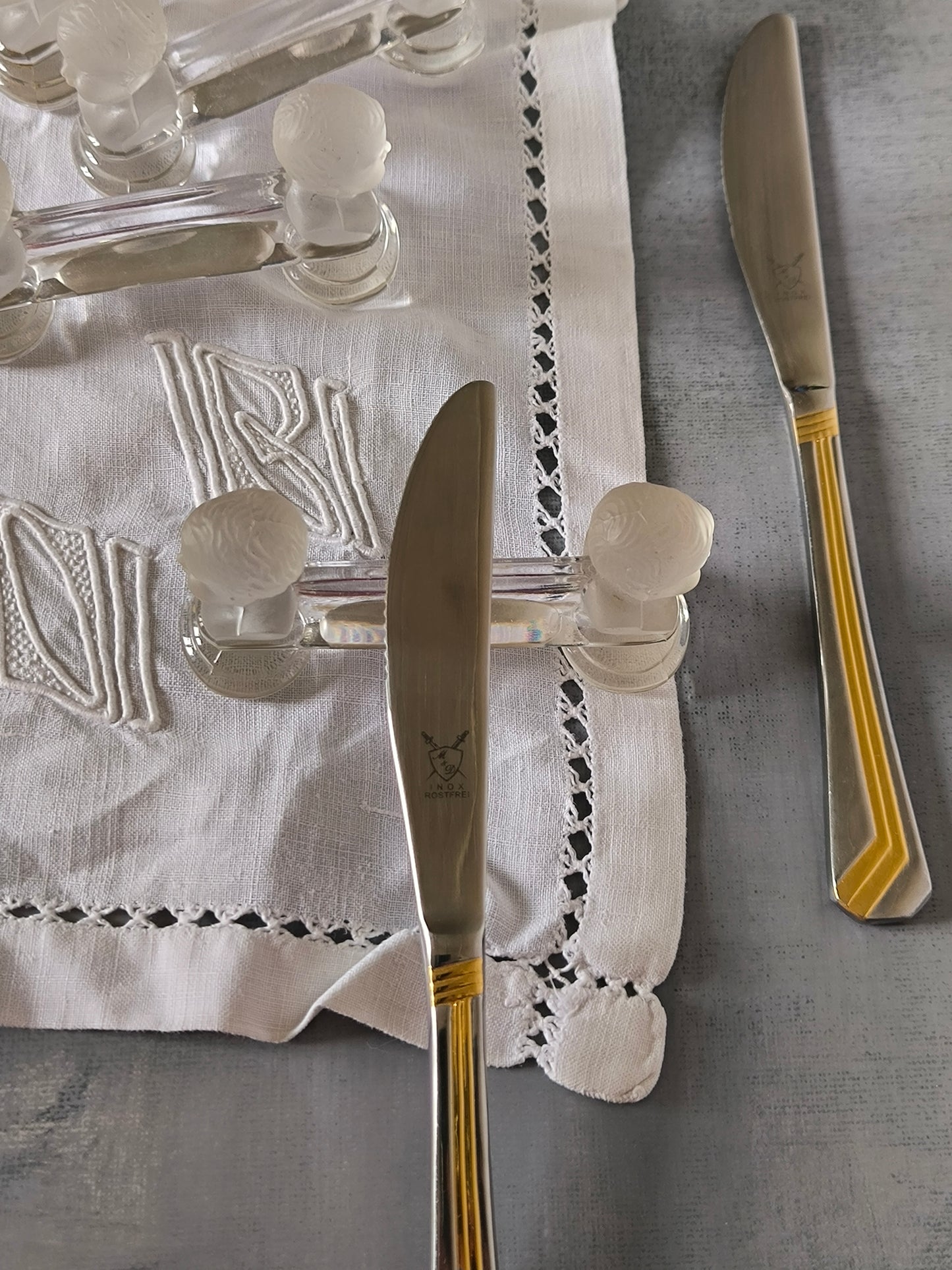 Antike Baccarat Messerbänkchen, Engelsköpfe, Kristall, frühes 20. Jahrhundert