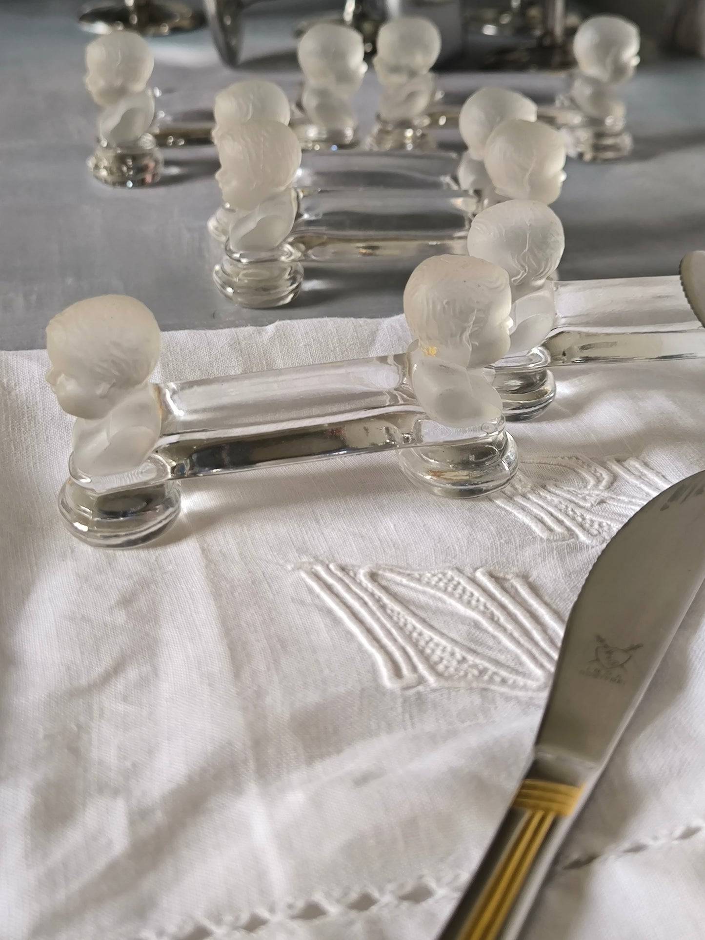 Antike Baccarat Messerbänkchen, Engelsköpfe, Kristall, frühes 20. Jahrhundert