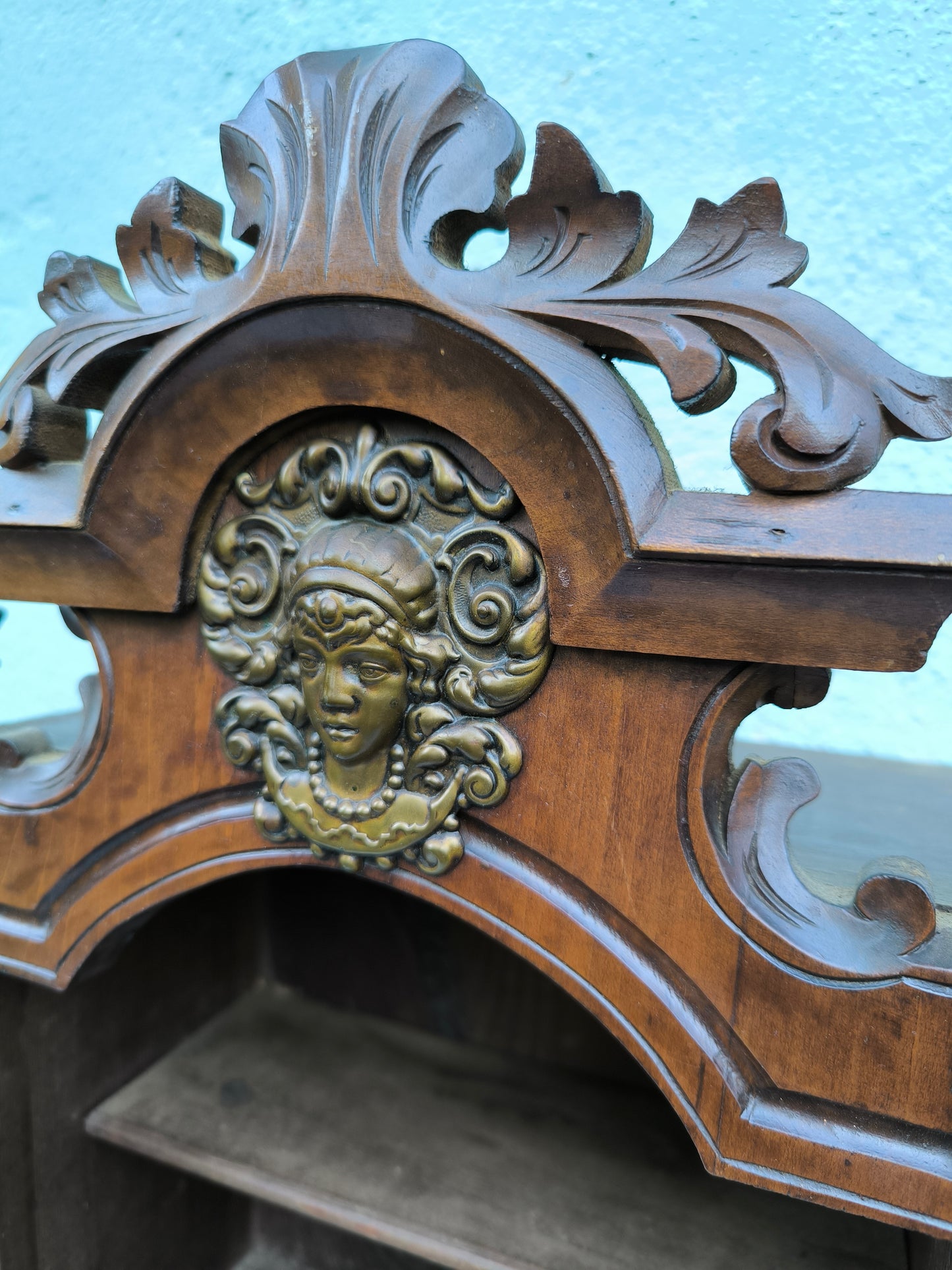 Antiker Napoleon III Wandschrank, aufwendig verziertes Deko-Objekt, spätes 19. Jahrhundert