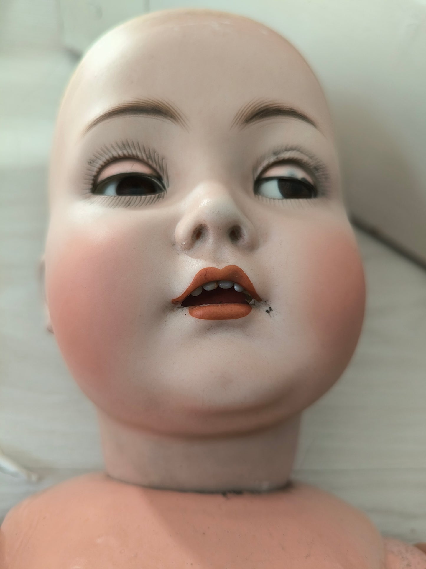 Kämmer & Reinhardt / Simon & Halbig 117N Poupée rare aux yeux espiègles, Bisque allemande ancienne, vers 1901–1910, 70 cm