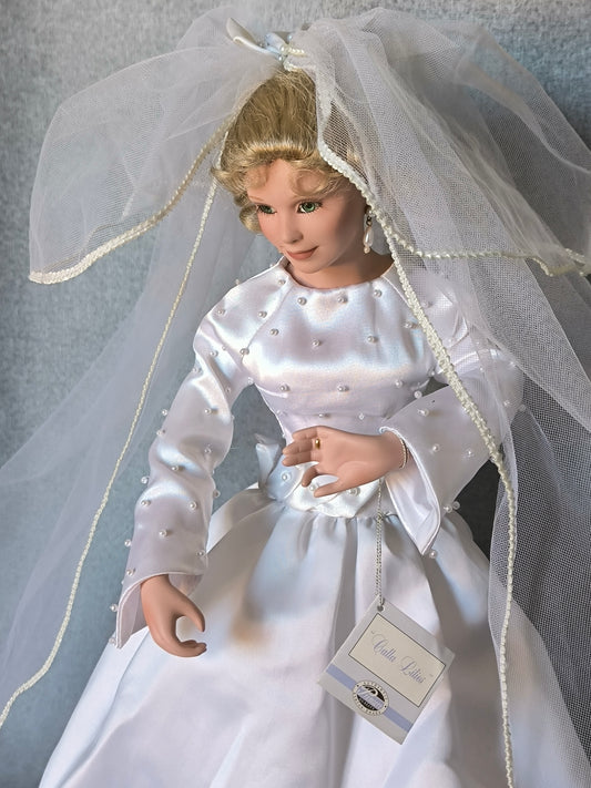 Vintage Blonde Bride Doll Ashton-Drake, Limited Numbered Edition 1992, in a Victorian Wedding Dress with Long Veil