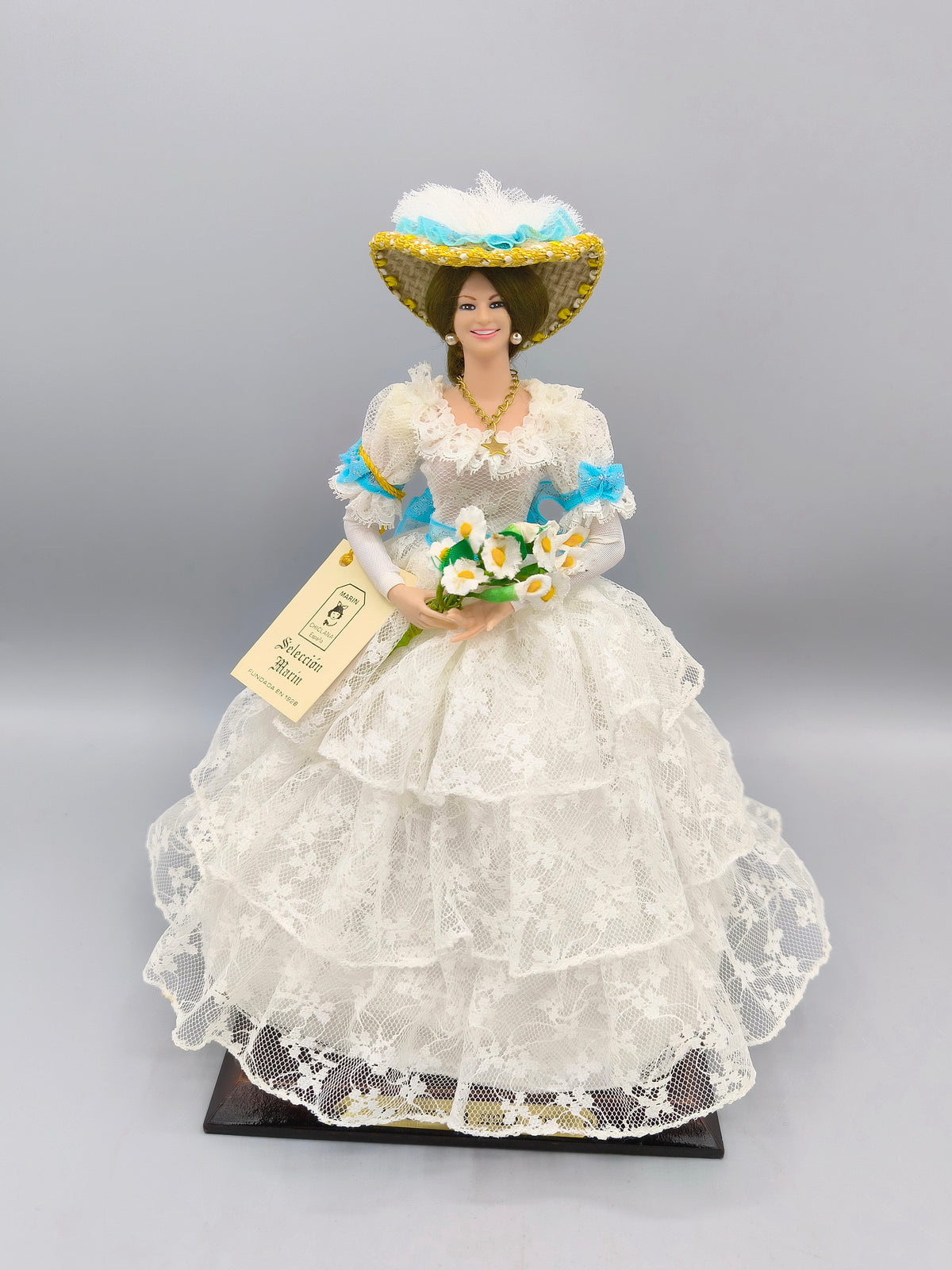 Vintage Marin Chiclana Maria Cristina Siglo XIX Historical Doll, Rare Selección Marin, White Lace Dress
